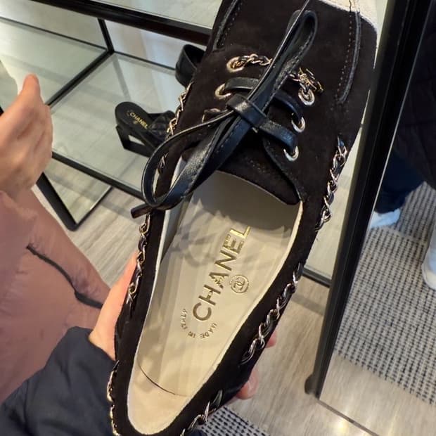 샤넬 스웨이드 블랙 235