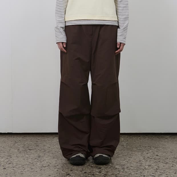 오헤시오 EFFECT NYLON PANTS, BROWN