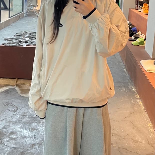 아디다스 자수로고 연베이지 바람막이 웜업 H527