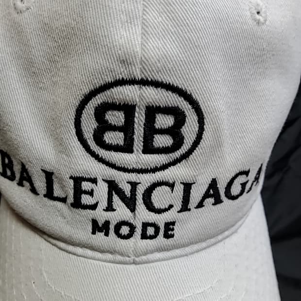 발렌시아가 bb mode 화이트 볼캡