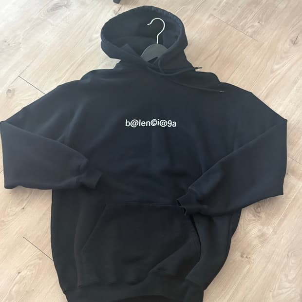 발렌시아가 후드티