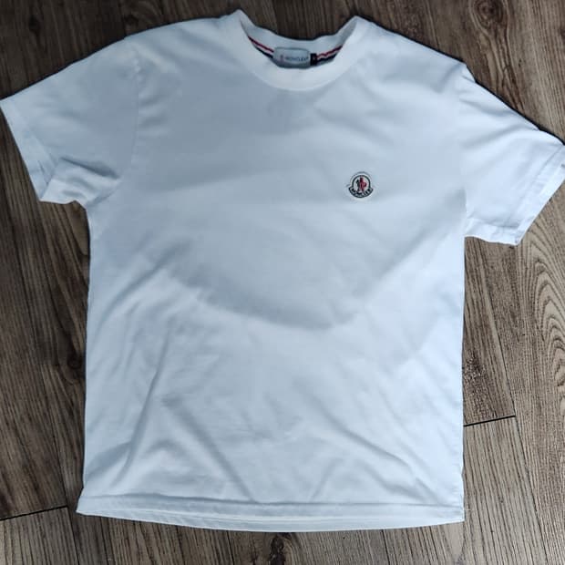 몽클레어 반팔 티셔츠