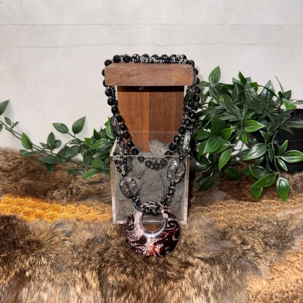 Red oriental marble beads necklace 