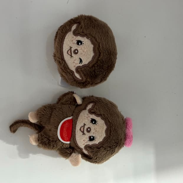 몬치치 인형 뱃지
