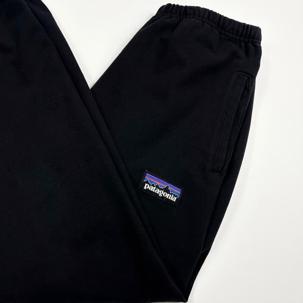 파타고니아 박스 로고 블랙 스웻 조거팬츠 (S)