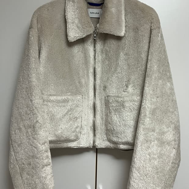 구호 플러스 베이지 크롭 퍼자켓