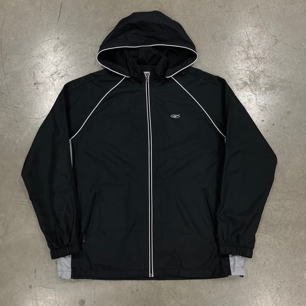 프로스펙스 y2k 블랙 컬러 스몰 로고 바람막이