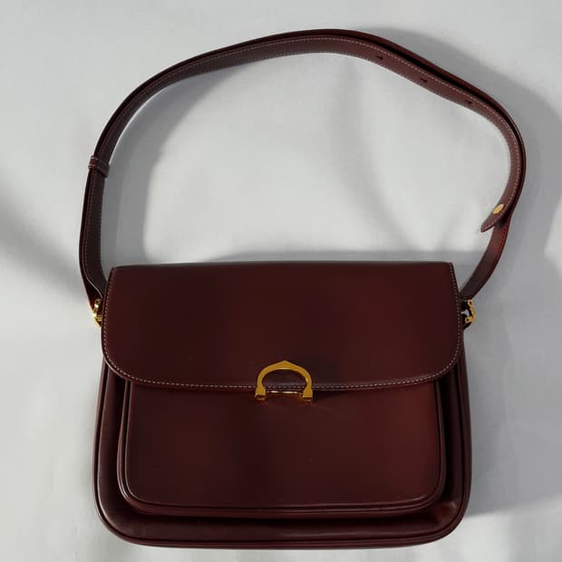 cartier shoulder bag (USED)