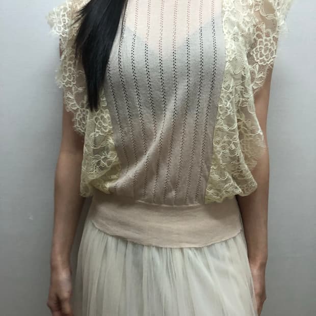빈티지 베이지 프릴 탑