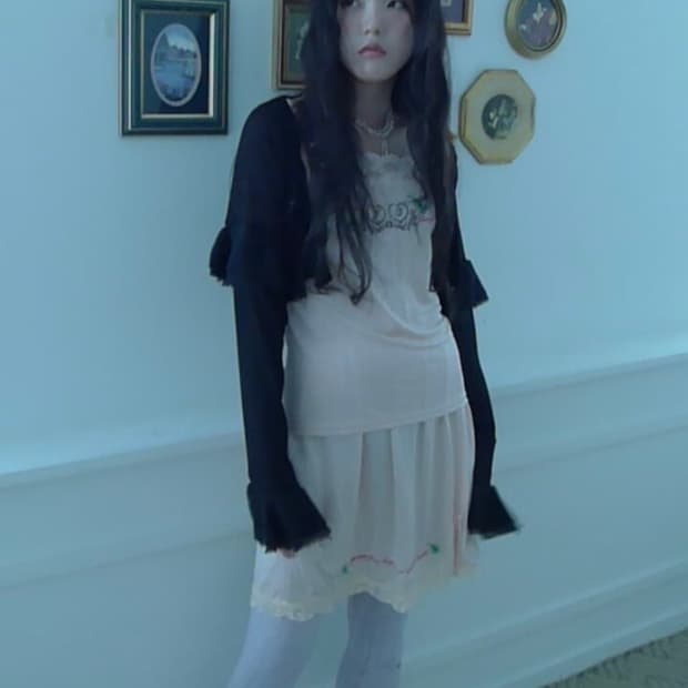 Cross stitch slip skirt 화이트