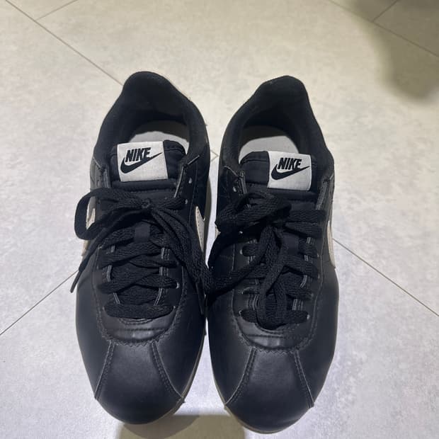 나이키 코르테즈 레더 흰검 245