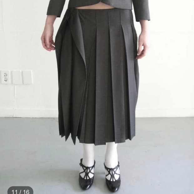 에옹쓰 eonts O ffbeat pleats skirt