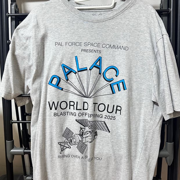 Palace world tour t-shirt Grey marl 25ss