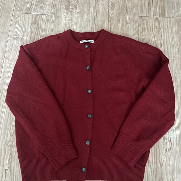 밀로아카이브 레드 가디건