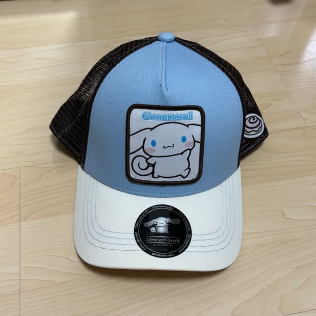 새상품 시나모롤 캡 모자 트러커