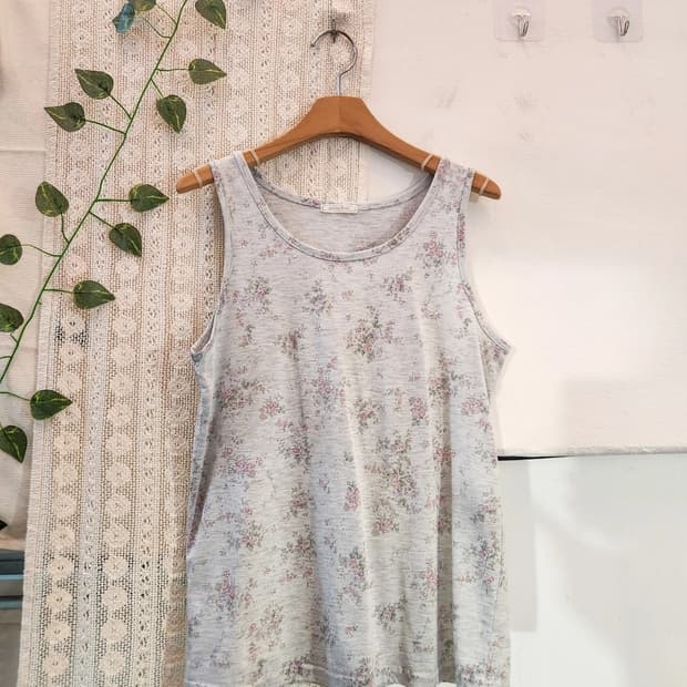 빈티지 그레이 잔꽃 나시 슬리브리스