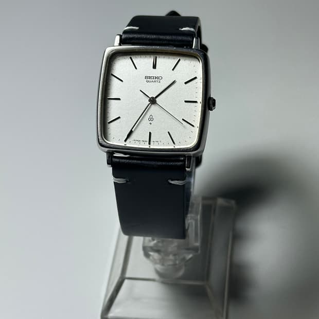 SEIKO quartz square