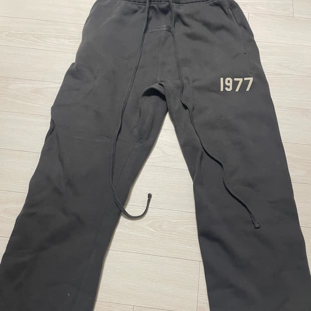 에센셜 1977 스웻팬츠