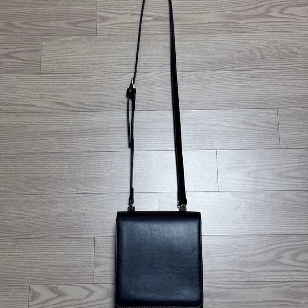 뉴치프시크 크로스백