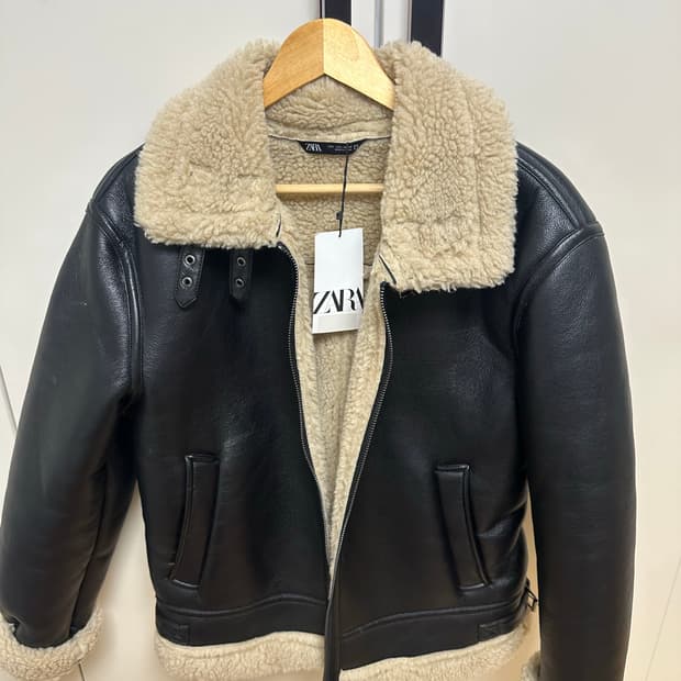 L) 자라 무스탕 블랙 팝니다