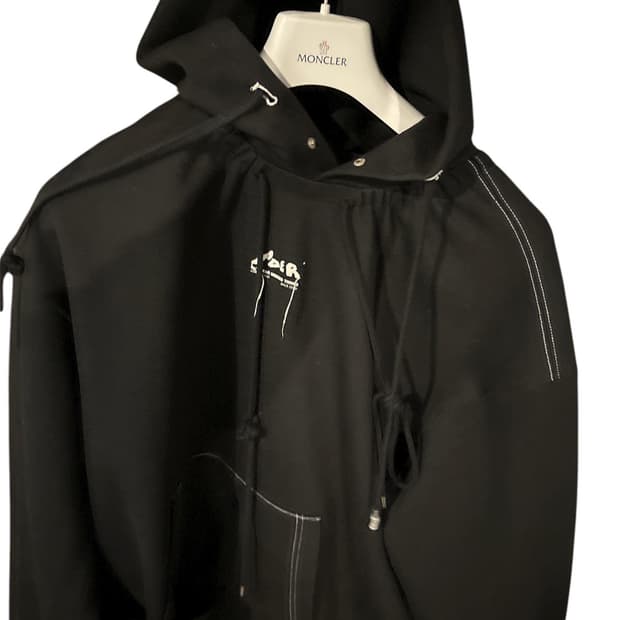 아더에러 후드티