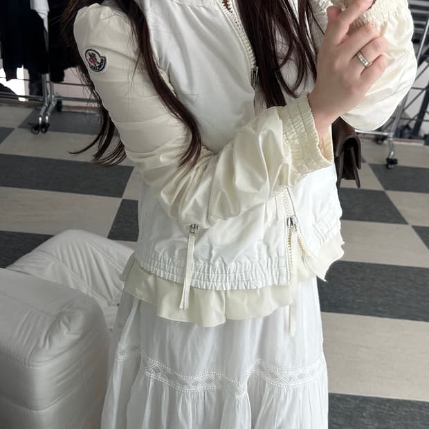 몽클레어 와펜 아이보리 하나 셔링 자켓 
