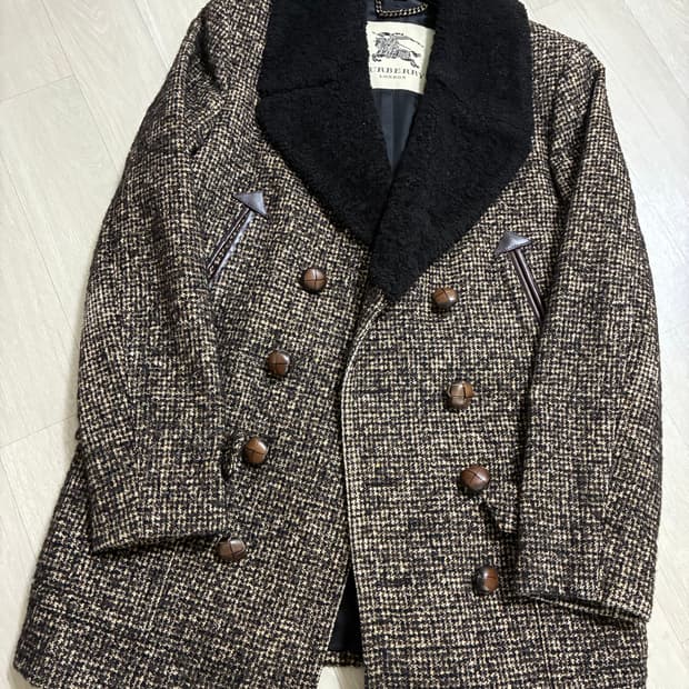 버버리 트위드 코트
