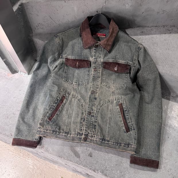 Brenda 워싱 스웨이드 디테일 데님 트러커자켓