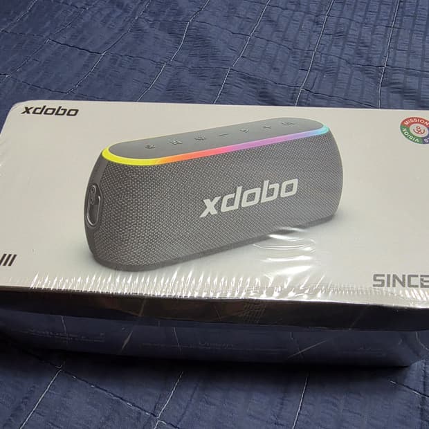 미개봉 새상품 Xdobo X8 III 블루투스 스피커입니다. 2007년부