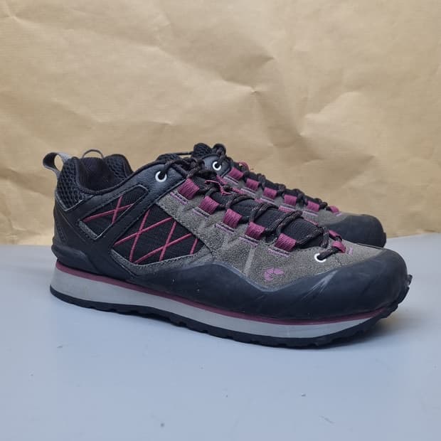 네파 트레킹화 250