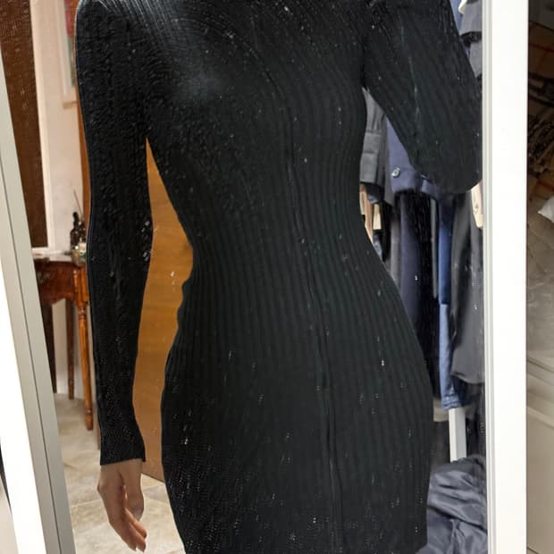 몸에 착붙는 미니원피스