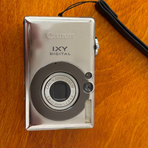 아이유 디카 Canon IXUS50 (IXY55) 판매합니다 작례 두장포