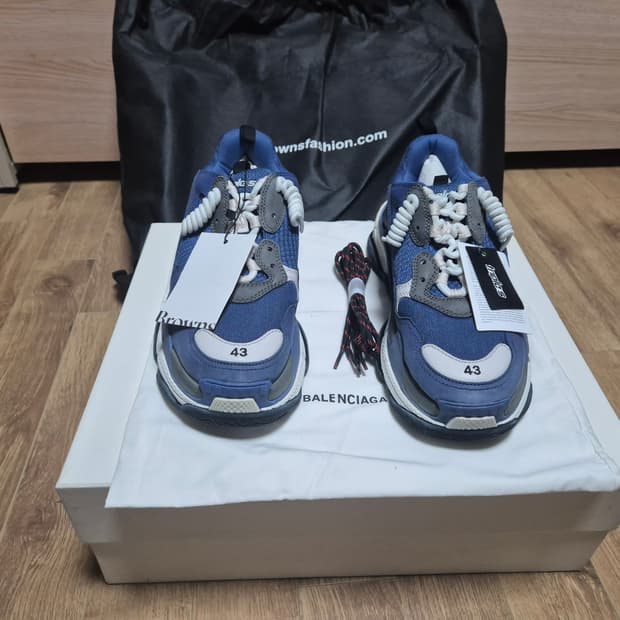 발렌시아가 트리플 S 블루 스니커즈 43사이즈 새제품