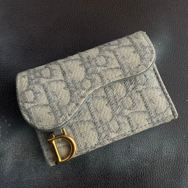 디올 오블리크 카드지갑 새들 라이트 그래이