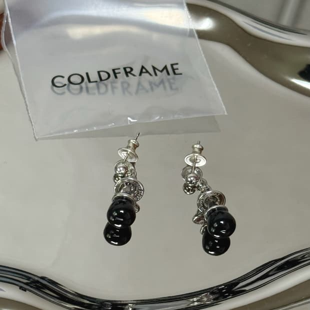 coldframe 콜드프레임 블랙벨 이어링