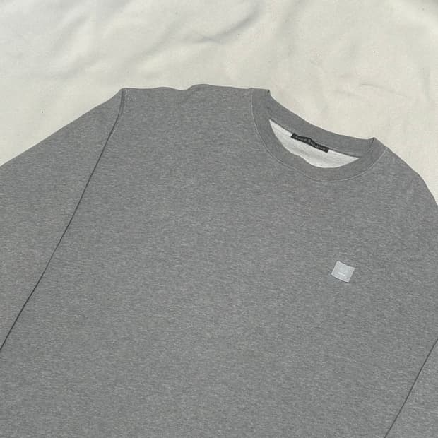 L 아크네 스튜디오 페이스 로고 그레이 맨투맨