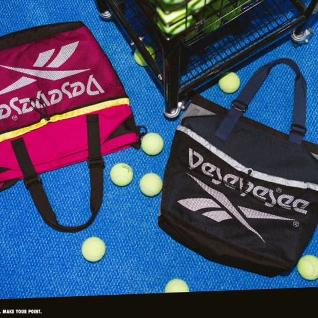 예스아이씨 X 리복 가방 네이비