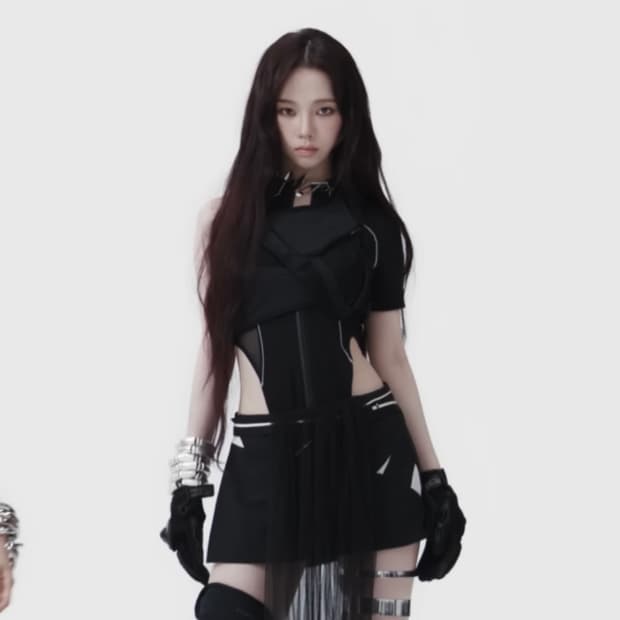 혜인서 Cinched Wrap Skirt 카리나 착용