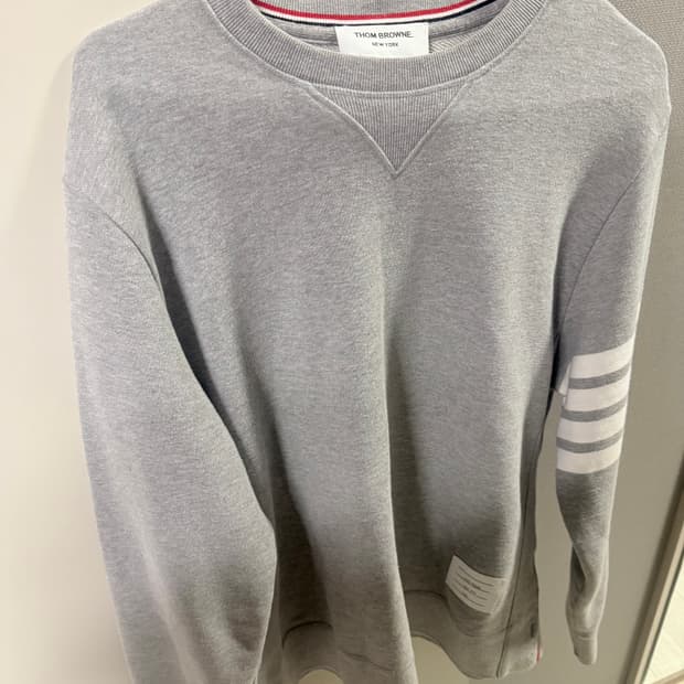 톰브라운 사선완장 맨투맨 4사이즈