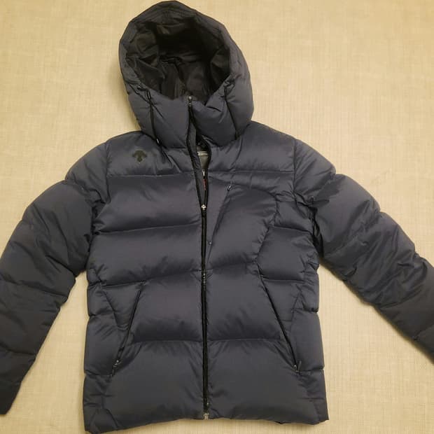 데상트 후드 패딩 95