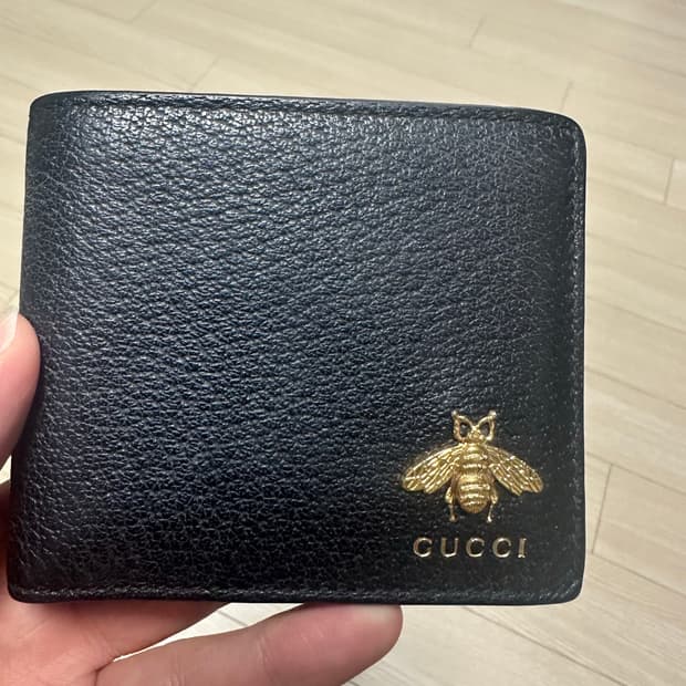 구찌 에니멀리에 꿀벌 반지갑 블랙