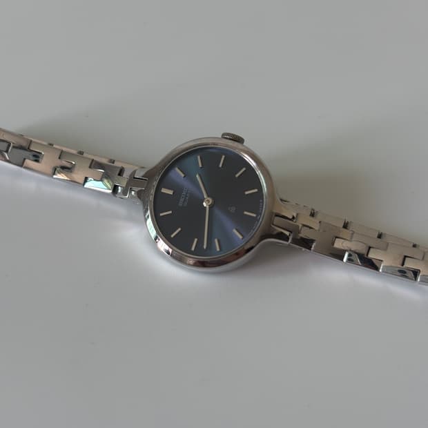 1980s Dark Navy Dial Bracelet Ladies Qz