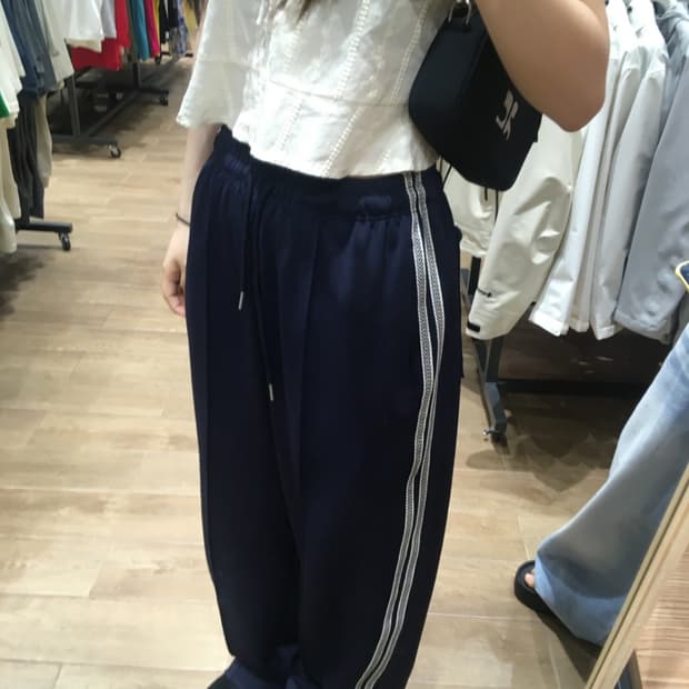 남서연님 착용 아워캐비넷 아이스 트랙 팬츠 네이비 M