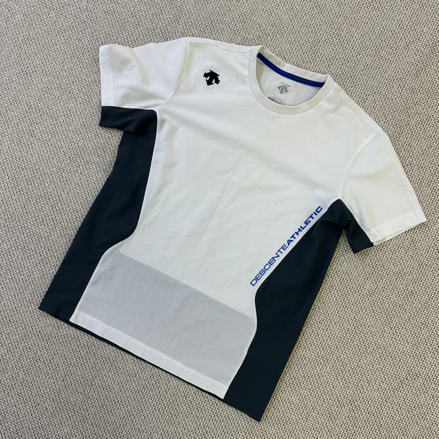 100 데상트 기능성 반팔티 0410D