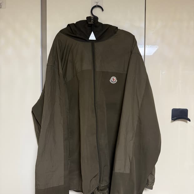 24ss 몽클레어 코나자켓 6사이즈