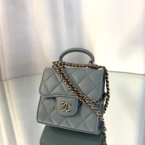 [정품] 샤넬 탑핸들 체인 미니백 램스킨 ap2682