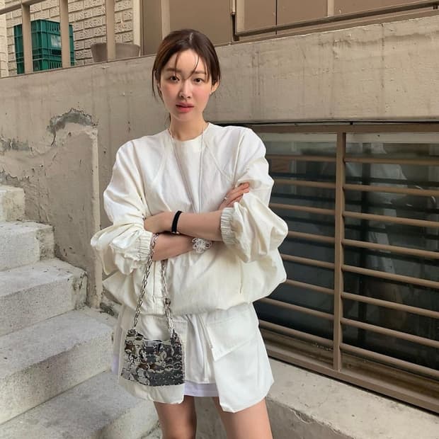 에토스 벌룬 스트링 맨투맨 (차정원 착용)