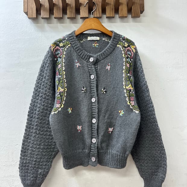일본빈티지 울100% 플라워 자수 디테일 스웨터 니트 가디건