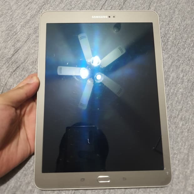 삼성 갤럭시 탭 S2 sm-t815no 32기가 셀룰러