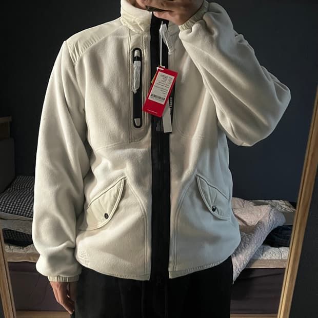 새상품(XL)이스트로그x뉴발란스 후리스 자켓 크림